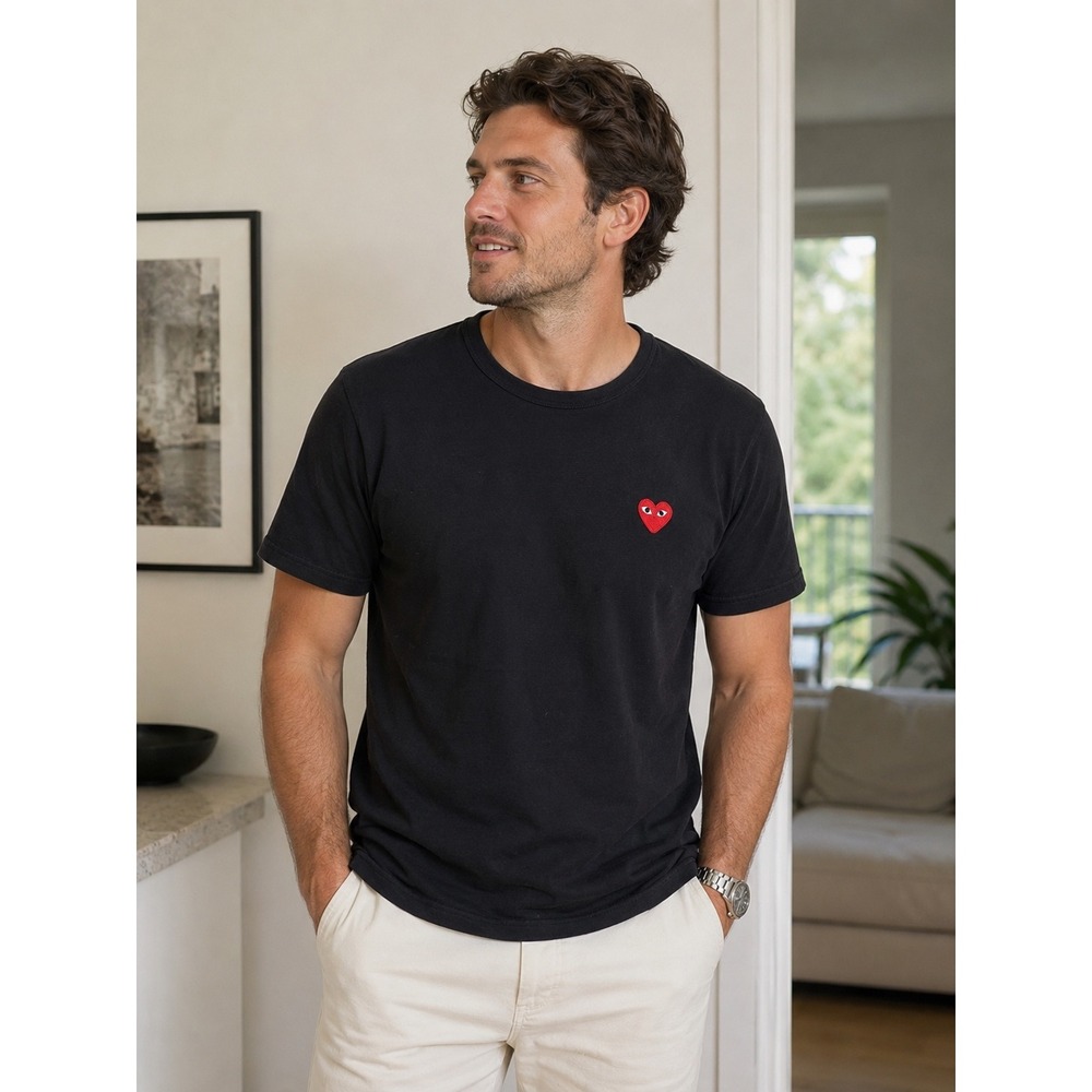 Comme des Garcons PLAY Mens Black T-Shirt Small Red Heart Logo Size L